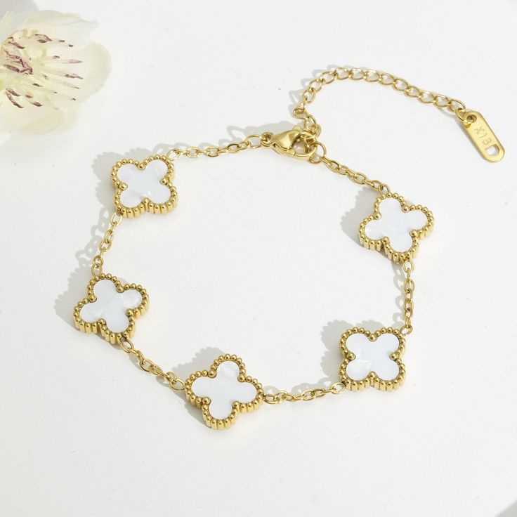 Clover Anti Tarnish Bracelet for Women Stylish - Image 4