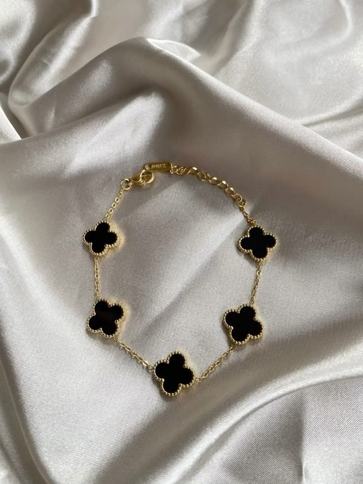 Clover Anti Tarnish Bracelet for Women Stylish - Image 2